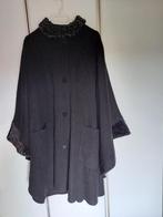 Mooie Warme Grijze Wollen / Scheerwollen Poncho / Cape L, Ophalen of Verzenden, Gedragen, Maat 42/44 (L), Grijs