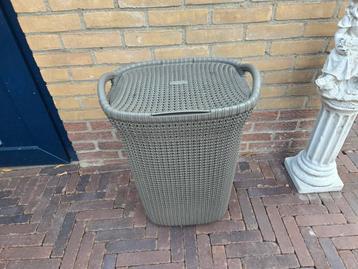 Wasmand Curver beschikbaar voor biedingen