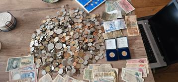Wereld verzameling van 10 kilo veel koersgeld  beschikbaar voor biedingen