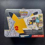 Pokemon celebrations collectors chest SEALED, Foil, Ophalen of Verzenden, Zo goed als nieuw, Boosterbox