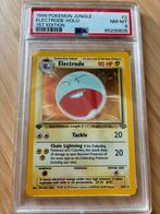 WOTC 1999 Pokemon Jungle - 1st Edition Electrode Holo PSA 8, Ophalen of Verzenden, Zo goed als nieuw