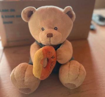 Zeldzaam - Russ Berrie - Cubbles Bear , 30cm met Rammelaar. beschikbaar voor biedingen