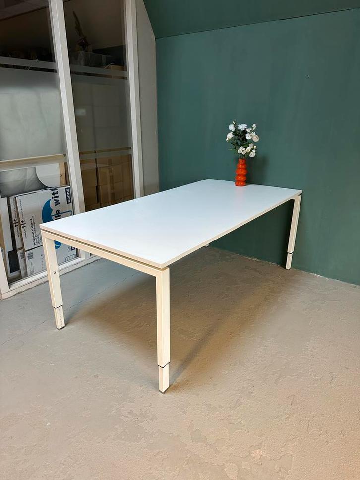 2x Kantoortafel 200x100 Wit - In hoogte verstelbaar, Huis en Inrichting, Bureaus, Zo goed als nieuw, Bureau, In hoogte verstelbaar