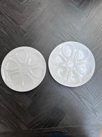 2 Witte Oesterborden, Keramiek, Ophalen of Verzenden, Zo goed als nieuw, Bord(en)