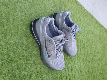 schoen Nike Air Max 270 beschikbaar voor biedingen