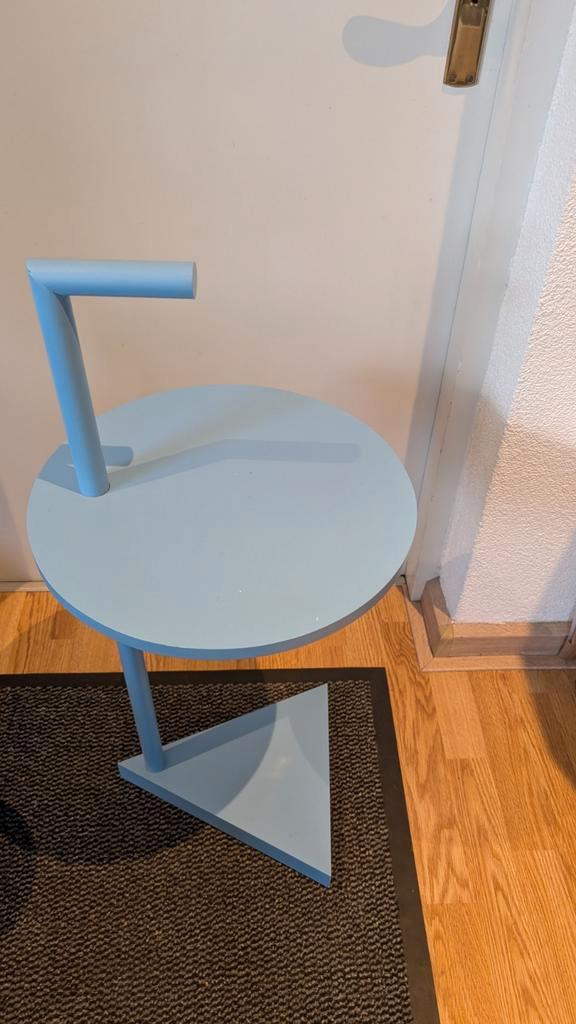 Blauw bijzet tafeltje, Huis en Inrichting, Tafels | Bijzettafels, Zo goed als nieuw, Rond, Minder dan 55 cm, Ophalen