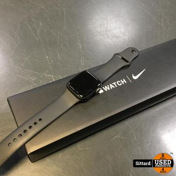 Nike Apple Watch Series 6  44mm. Space Gray GPS (met kras op