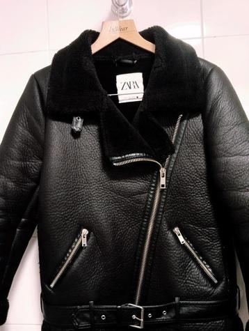 lammy coat zwart van zara S in zeer goede staat. beschikbaar voor biedingen