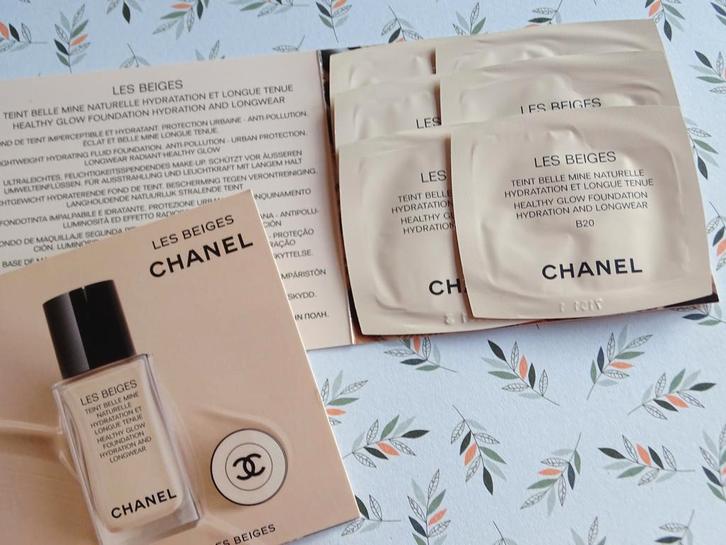 Chanel Les Beiges Foundation B20 (12 proefjes), Sieraden, Tassen en Uiterlijk, Uiterlijk | Cosmetica en Make-up, Nieuw, Make-up