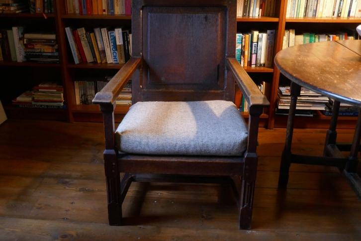 Oude eiken stoel, Antiek en Kunst, Antiek | Meubels | Stoelen en Banken, Ophalen