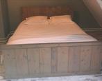 Stijgerhouten twee-persoons bed, Huis en Inrichting, Slaapkamer | Bedden, 160 cm, Gebruikt, Bruin, Ophalen