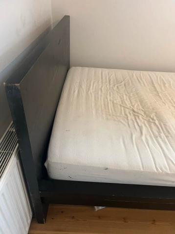 Ikea Malm bedframe zwartbruin 140x200 met lattenbodem Lönset - afbeelding 2