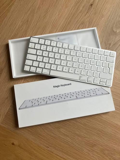 Apple MLA22, Computers en Software, Toetsenborden, Zo goed als nieuw, Qwerty, Ophalen of Verzenden