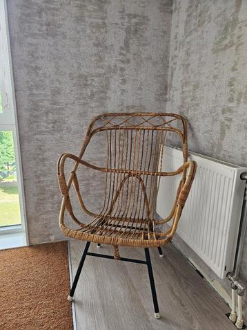 Rotan stoel vintage beschikbaar voor biedingen