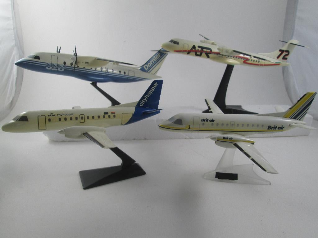 SAAB 340A KLM Cityhopper / Brit Air /ATR 72-600 /Donnier 328, Ophalen of Verzenden, Zo goed als nieuw, Schaalmodel
