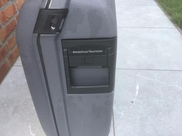 American Tourister Koffer - Harde Schaal, Wieltjes beschikbaar voor biedingen
