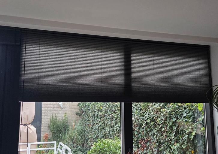 3 st zwart plissé top down bottom up gordijn, Huis en Inrichting, Stoffering | Gordijnen en Lamellen, Zwart, Ophalen