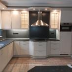 Ruime hoek keuken in zeer nette staat, Huis en Inrichting, Keuken | Complete keukens, Hoekkeuken, Ophalen of Verzenden, Zo goed als nieuw