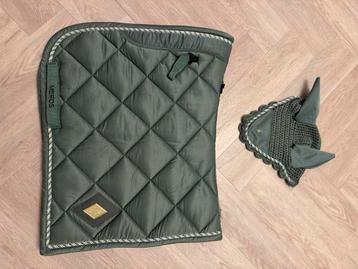 Mrs ros set dekje en oornetje beschikbaar voor biedingen