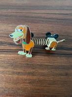 Broche Disney pin Slinky dog Toy Story 2003 teckel hond, Ophalen of Verzenden, Zo goed als nieuw, Minder dan 4 cm, Overige materialen