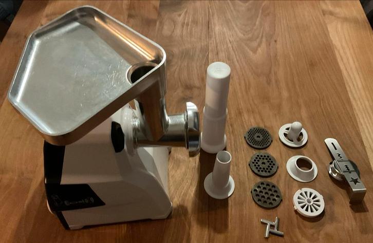 Vleesmolen - Perfect voor thuisgebruik!, Huis en Inrichting, Keuken | Keukenbenodigdheden, Zo goed als nieuw, Ophalen