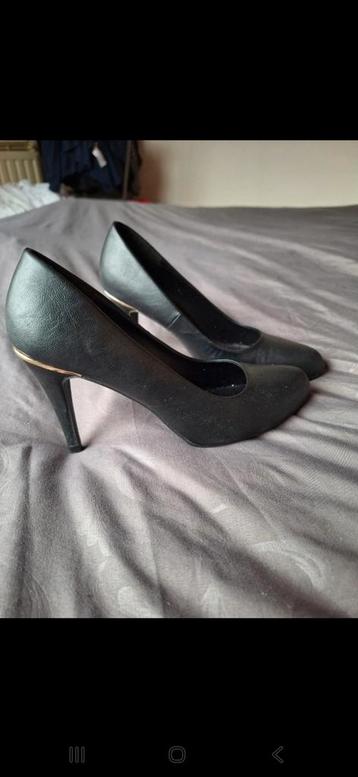 Zwarte pumps, maat 39, nooit gedragen beschikbaar voor biedingen