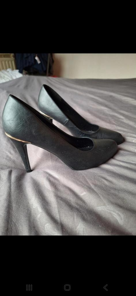Zwarte pumps, maat 39, nooit gedragen, Kleding | Dames, Schoenen, Nieuw, Pumps, Zwart, Ophalen of Verzenden