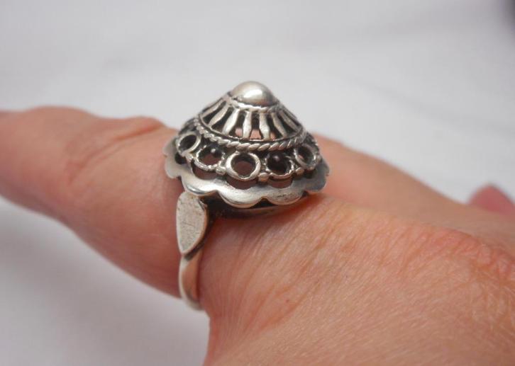 Zilveren drachtknop ring Leesener maat 18 nr.456, Sieraden, Tassen en Uiterlijk, Antieke sieraden, Ring, Zilver, Verzenden