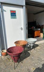 Drie rieten manden op een onderstel vintage retro, Antiek en Kunst, Ophalen of Verzenden