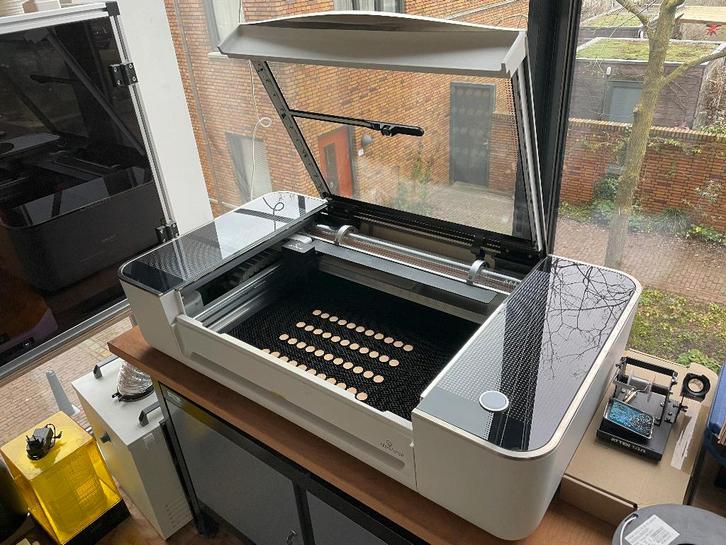Glowforge Pro 45 Watt CO2 Lasersnijder + filter afzuiging, Doe-het-zelf en Verbouw, Gereedschap | Overige machines, Zo goed als nieuw