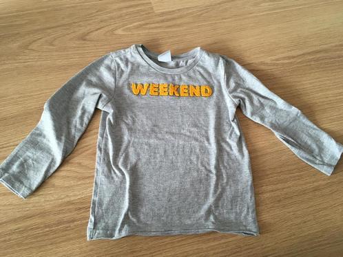Grijs t-shirt 98 104 longsleeve weekend lichtgrijs shirtje, Kinderen en Baby's, Kinderkleding | Maat 98, Zo goed als nieuw, Jongen