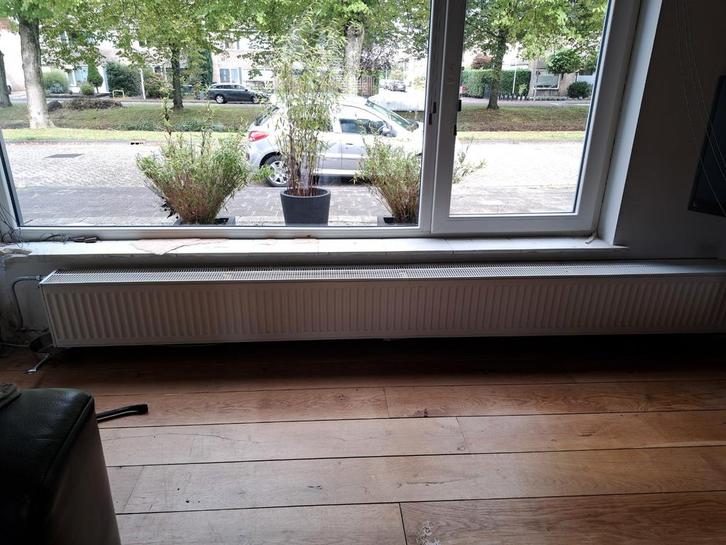 Grote Radiator - 3 meter breed, Doe-het-zelf en Verbouw, Verwarming en Radiatoren, Zo goed als nieuw, Radiator, Ophalen