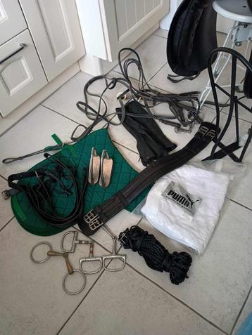 Diverse paardrijspullen beschikbaar voor biedingen