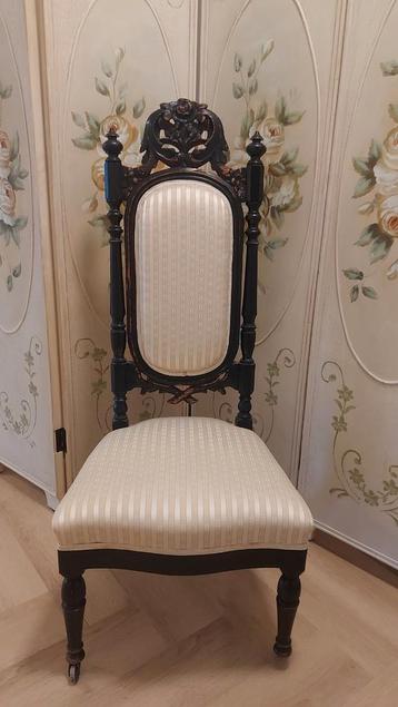 Barok of Victoriaanse stoel antiek