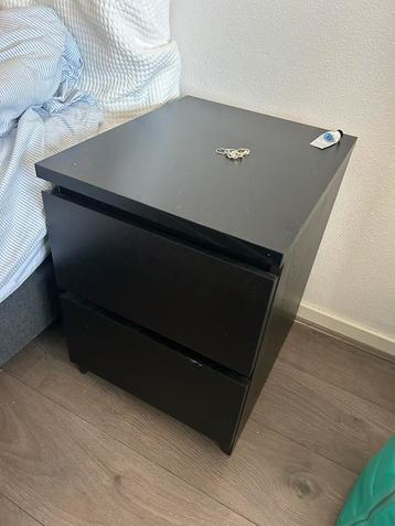 IKEA Malm nachtkastje (in Utrecht) beschikbaar voor biedingen