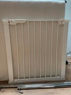 Wit traphekje met spijlen, Ophalen, Gebruikt, Klemhekje, Metaal of IJzer