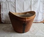 Doorleefde shabby antieke hoedendoos leer losse inzet stof, Antiek en Kunst, Ophalen of Verzenden, Dames, Engels