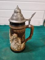 bierpul met drank tafereel aardewerk, Ophalen of Verzenden