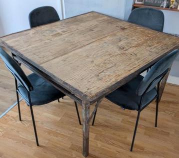 Indiase markt tafel beschikbaar voor biedingen