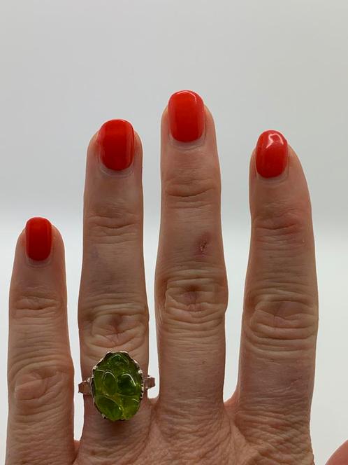 V780 Prachtige zilveren ring limegroene steen (verstelbaar), Sieraden, Tassen en Uiterlijk, Ringen, Dame, Zilver, Zilver, Met edelsteen