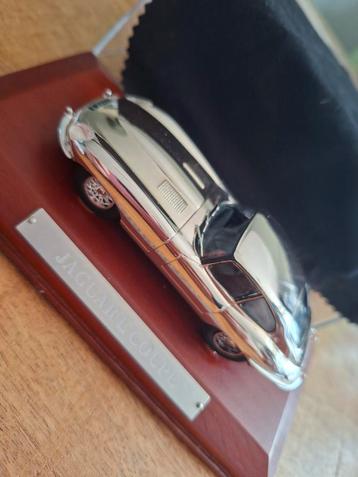 Silver cars Jaguar E coupé beschikbaar voor biedingen