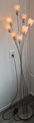Prachtige tijdloze vloerlamp met 8 lampen melkglas + dimmer, Huis en Inrichting, Lampen | Vloerlampen, Ophalen, Gebruikt, Metaal