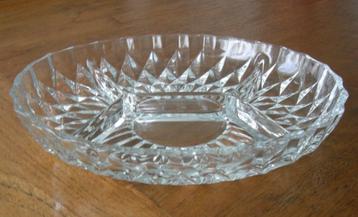 Ovale Glazen Serveerschaal, 4 vakken. Afmeting: 28x21x4,7 cm beschikbaar voor biedingen