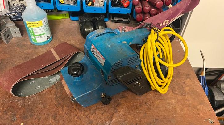 Ryobi Bandschuurmachine B-7200A, Doe-het-zelf en Verbouw, Gereedschap | Schuurmachines, Gebruikt, Bandschuurmachine, 600 tot 1200 watt