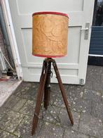 Antiek statief driepoot hout koper staande  lamp, Ophalen