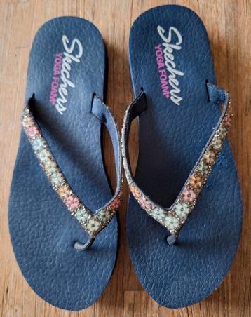 Teenslippers maat 41 merk Skechers Yoga Foam beschikbaar voor biedingen