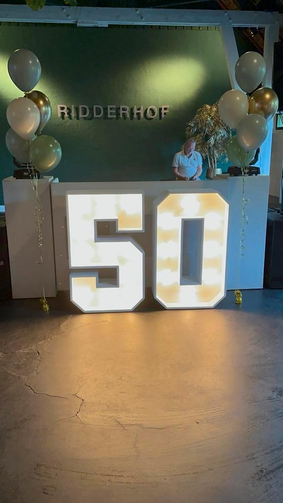 Lichtcijfer 50 te huur - Vlaardingen, Hobby en Vrije tijd, Feestartikelen, Gebruikt, Versiering, Verjaardag, Ophalen of Verzenden