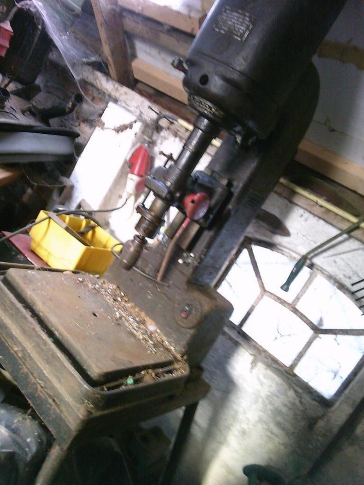 Tafelboormachine Electrische versnellingen Kolomboormachine, Doe-het-zelf en Verbouw, Gereedschap | Boormachines, Gebruikt, Kolomboormachine