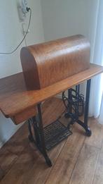 Antieke Naaimachine met Tafel, Ophalen