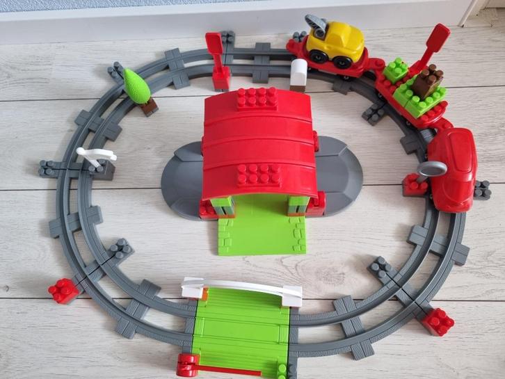 Abrick treinbaan, Kinderen en Baby's, Speelgoed | Bouwstenen, Zo goed als nieuw, Abrick, Ophalen of Verzenden